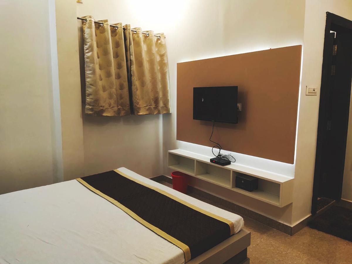Mirzāpur Hotel The Shree Jee Palace מראה חיצוני תמונה