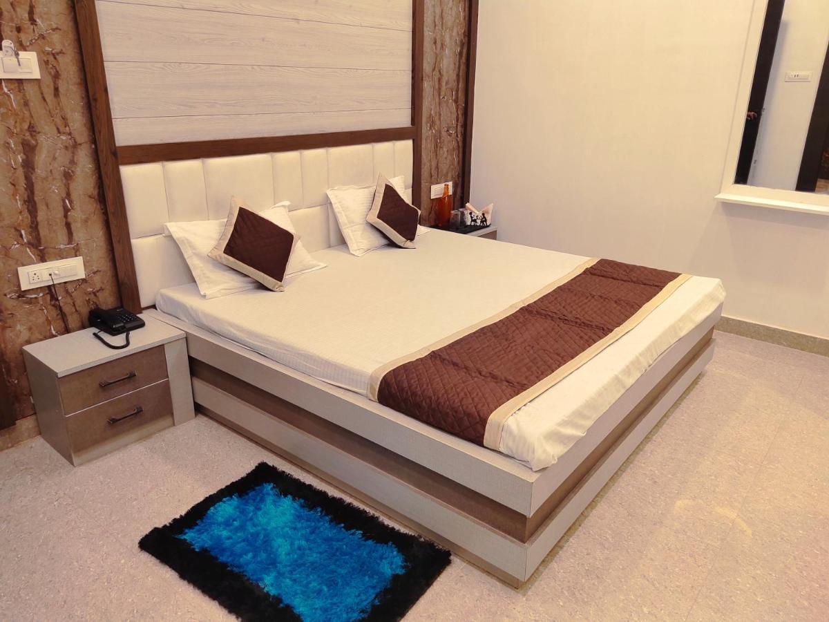 Mirzāpur Hotel The Shree Jee Palace מראה חיצוני תמונה