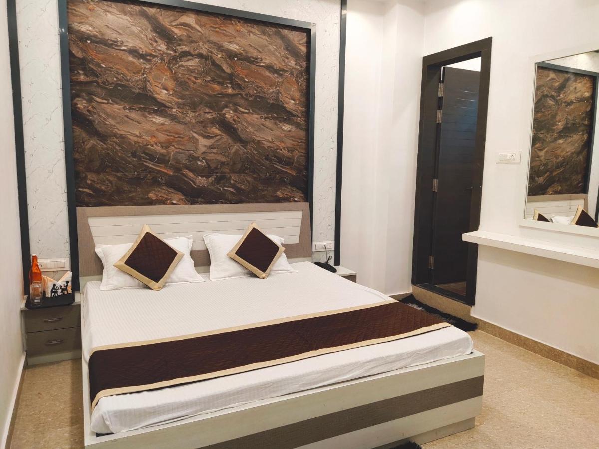 Mirzāpur Hotel The Shree Jee Palace מראה חיצוני תמונה