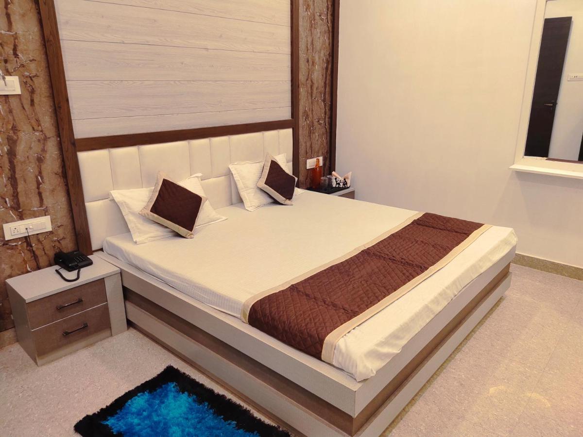 Mirzāpur Hotel The Shree Jee Palace מראה חיצוני תמונה