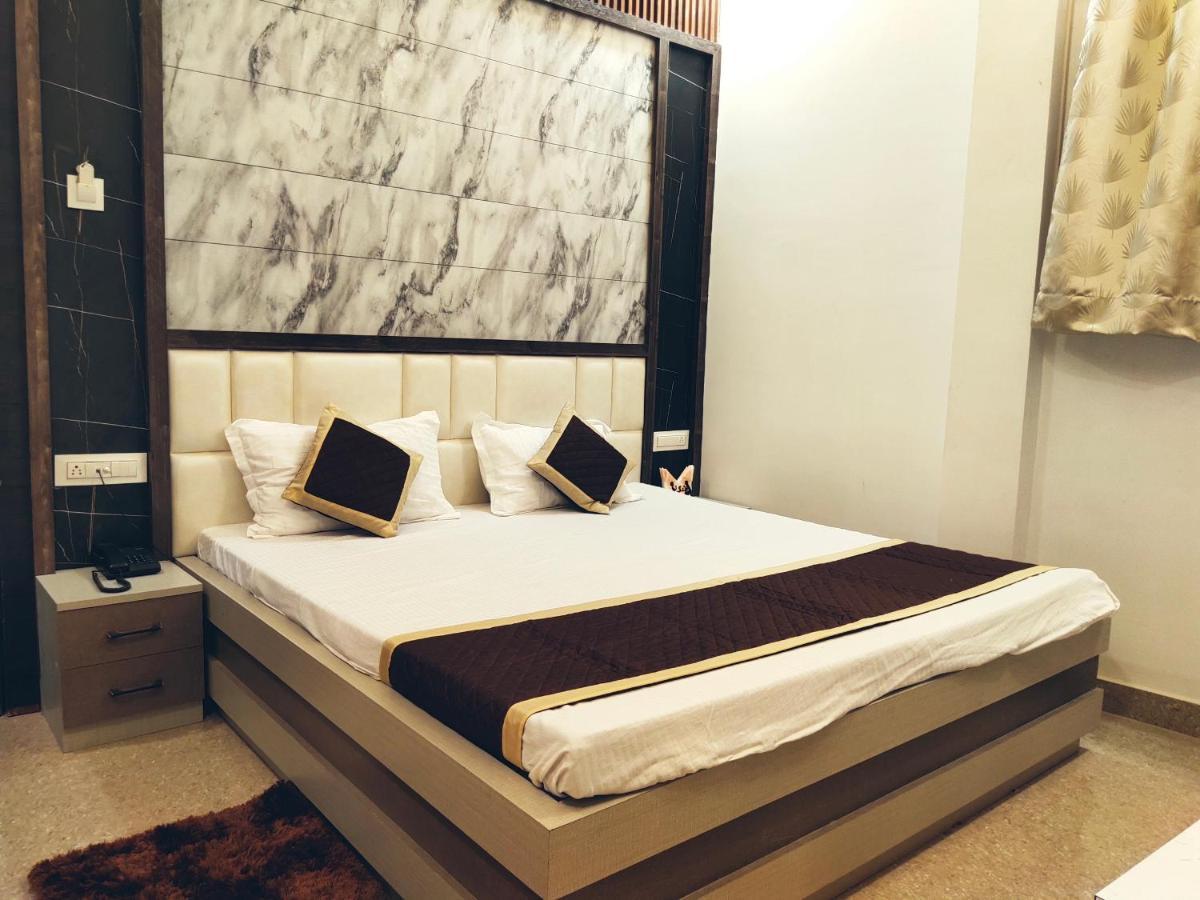 Mirzāpur Hotel The Shree Jee Palace מראה חיצוני תמונה