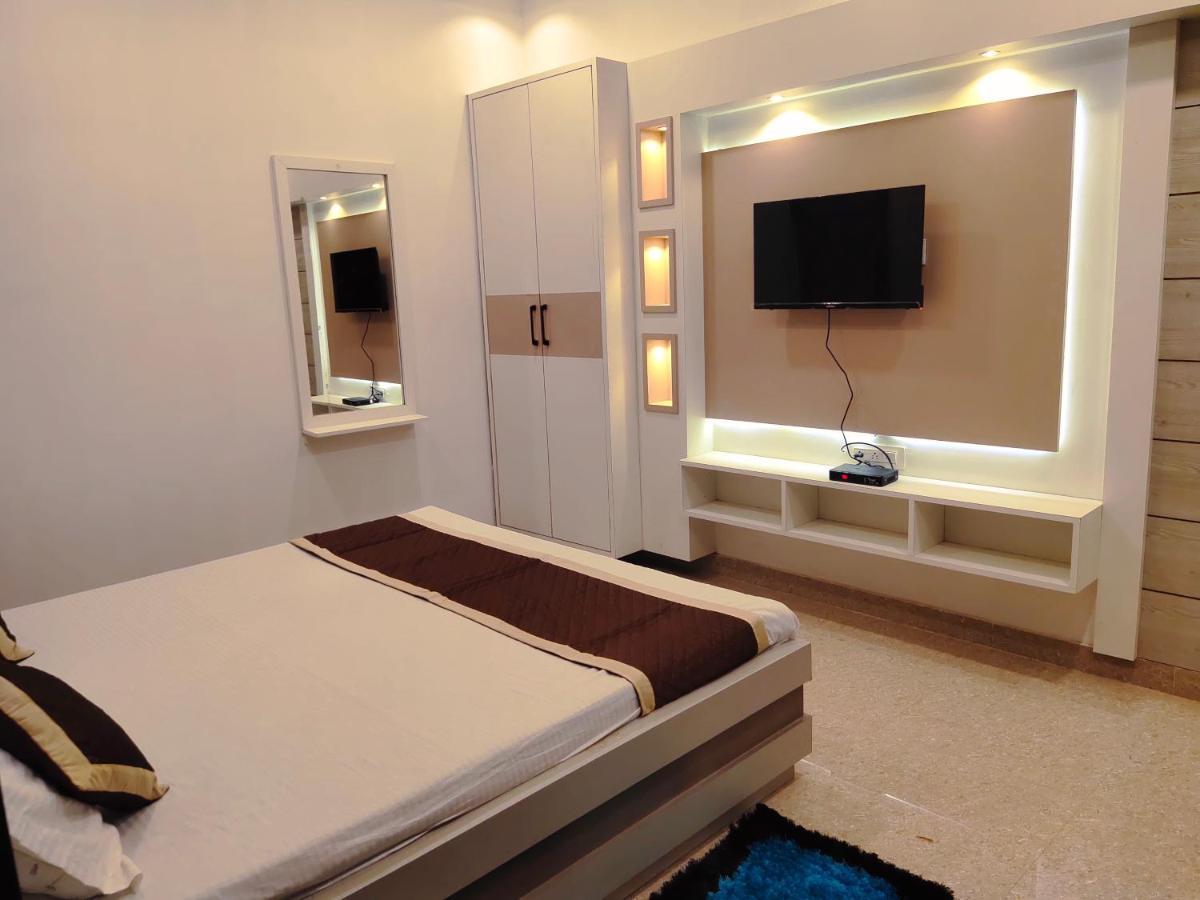 Mirzāpur Hotel The Shree Jee Palace מראה חיצוני תמונה