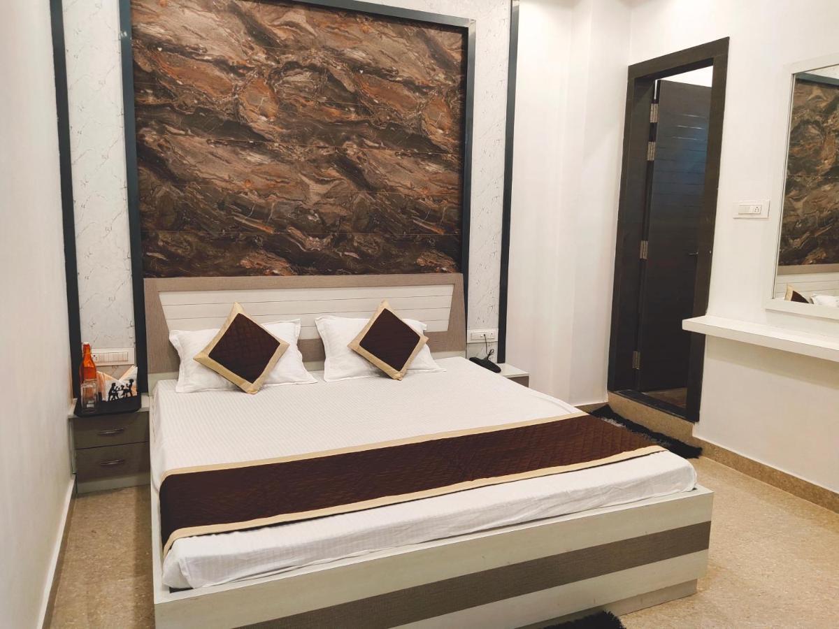Mirzāpur Hotel The Shree Jee Palace מראה חיצוני תמונה